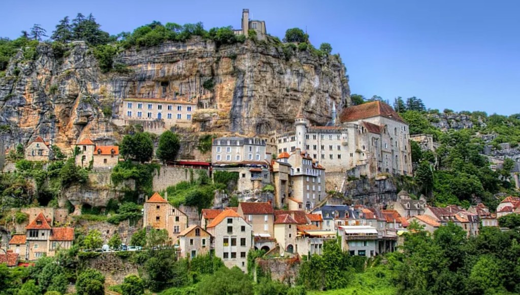Dreamy castles and leafy riverbanks: Why you should visit France’s Dordogne region this&nbsp;spring