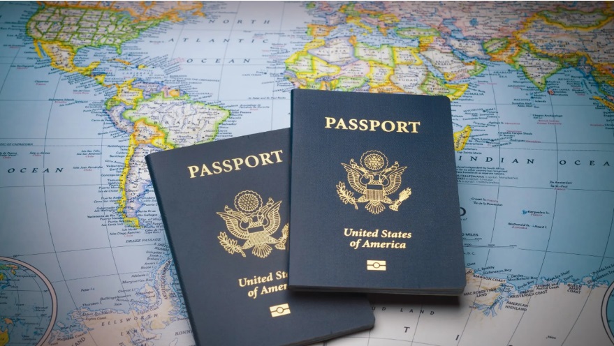 How long is a US passport good for? Here’s what to know — and how to renew&nbsp;it.
