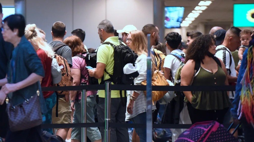 Commercial airline passengers just dodged a Big Government&nbsp;fiasco