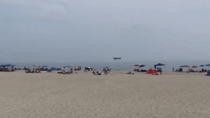 Video captures plane crash landing at New Hampshire beach