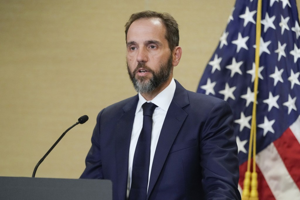 Feds alert judge to Trump’s ‘If you go after me, I’m coming after you!’&nbsp;post