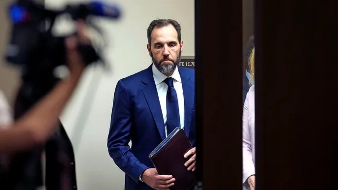 Legal experts slam Jack Smith for bringing ‘lousy’ case against Trump: ‘Disinformation indictment’