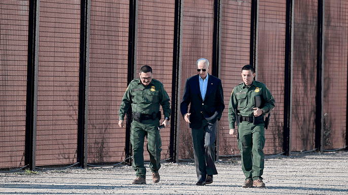 Mexico places piece of Berlin wall near US border: ‘May this be a&nbsp;lesson’