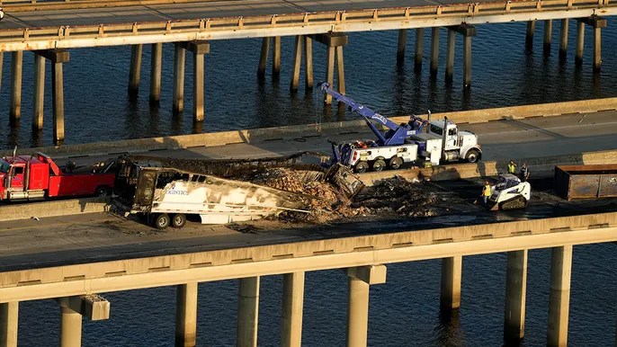 Louisiana ‘super fog’ pileup on interstate leaves 7 dead, 25 injured, over 150 vehicles&nbsp;damaged
