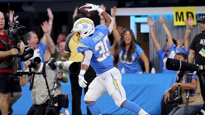 Justin Herbert leads Chargers over Bears to snap losing streak for third win of&nbsp;season