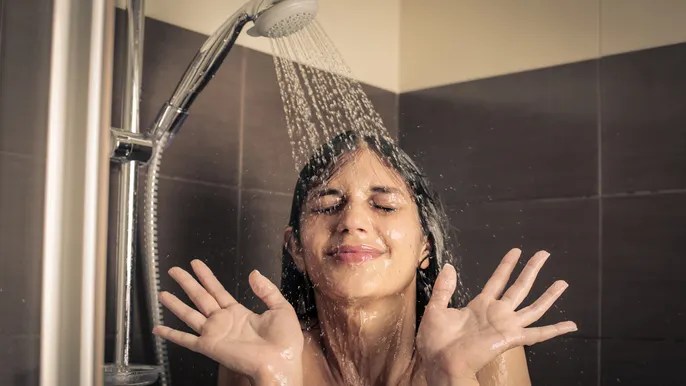 Are the benefits of cold showers worth the discomfort? Experts weigh&nbsp;in