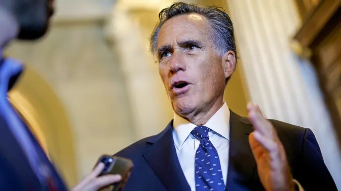 Romney rips ‘clueless’ Democrats for trying to negotiate border&nbsp;spendingä