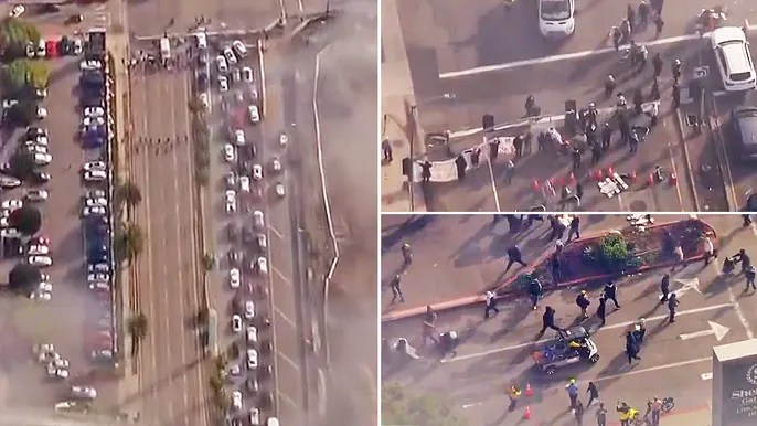 Pro-Palestinian protesters block main entrance to LAX on busy travel day, cops making&nbsp;arrests