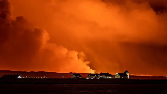 Iceland’s famed Blue Lagoon evacuates guests as fears of volcanic eruption&nbsp;continue
