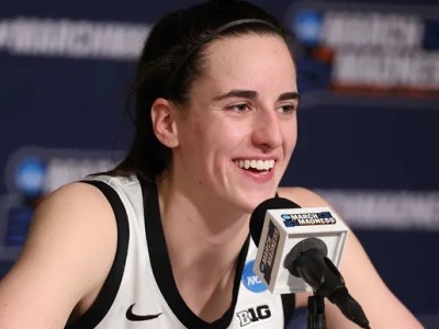 Iowa’s Caitlin Clark makes bold statement after early tournament&nbsp;victory