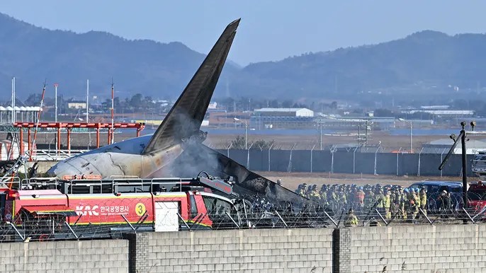 Plane veers off airport runway in South Korea and crashes, killing at least 127:&nbsp;reports