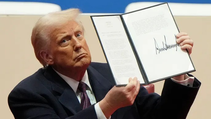 Trumps takes jab at Biden over ‘autopen signature’ following concerning report over who ran the White&nbsp;House