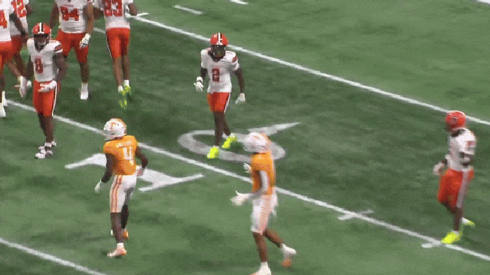 Syracuse defender’s ‘suspicious’ injury during Tennessee game draws sharp criticism from&nbsp;announcers