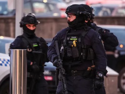 Australia terror attack: 16 dead, including gunman, after father-son duo opens fire on Jewish&nbsp;community