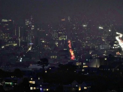 San Francisco power outage puts 130,000 in the dark, as self-driving car service stops vehicles in the&nbsp;street