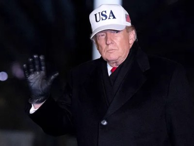 Trump warns Minneapolis mayor he’s ‘playing with fire’ after immigration enforcement&nbsp;conversation